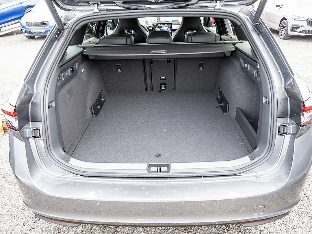 Skoda Superb - Thumbnail 15