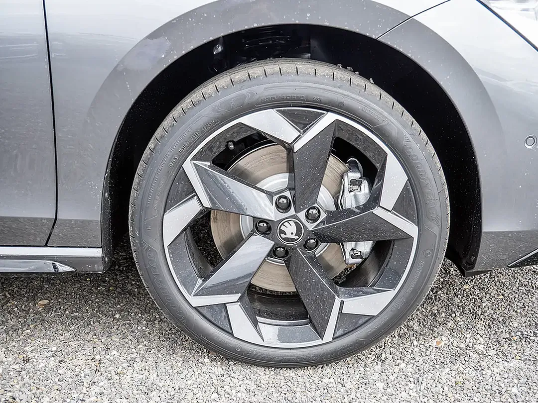 Skoda Superb - Thumbnail 5