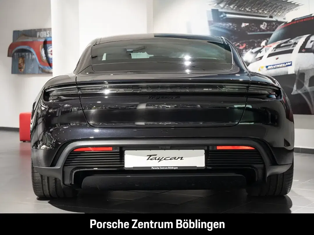 Porsche Taycan - Thumbnail 10