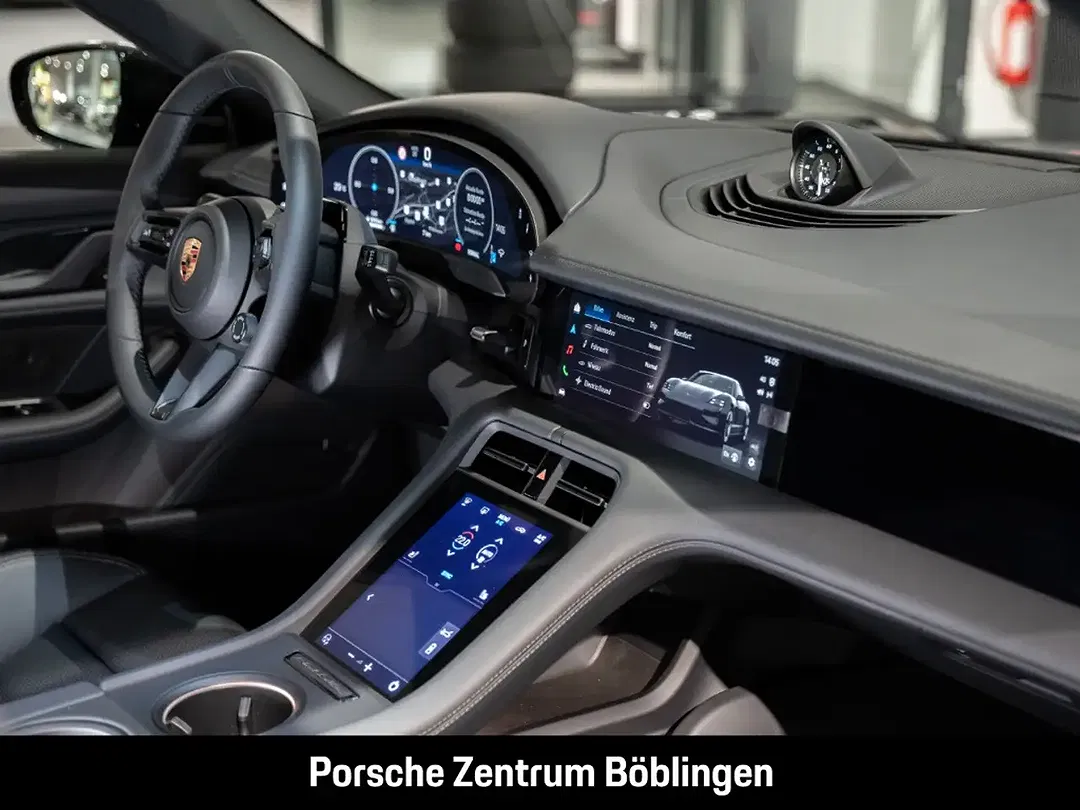 Porsche Taycan - Thumbnail 7