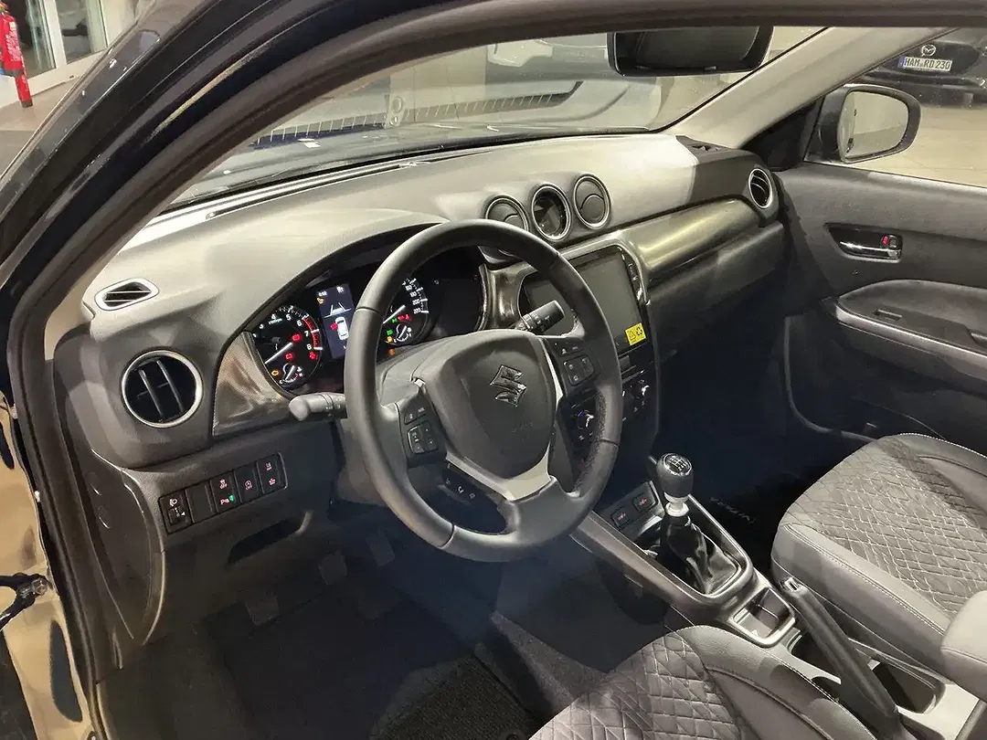 Suzuki Vitara - Thumbnail 10