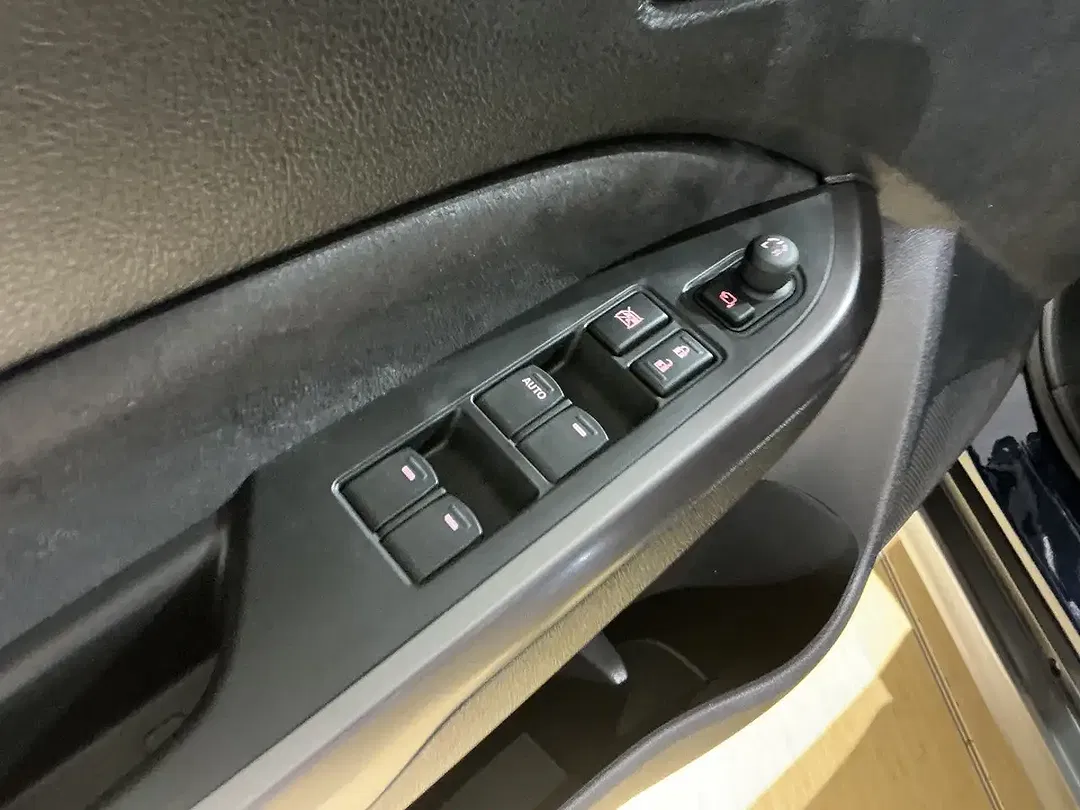 Suzuki Vitara - Thumbnail 15