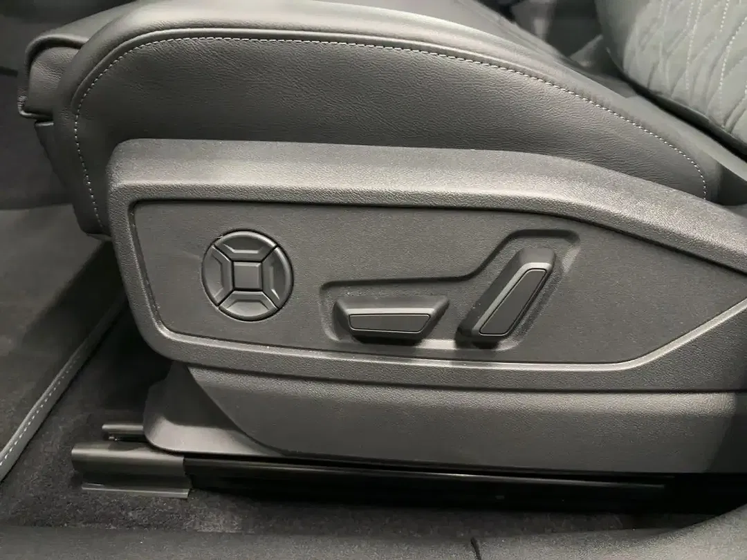 Audi Q5 - Thumbnail 11