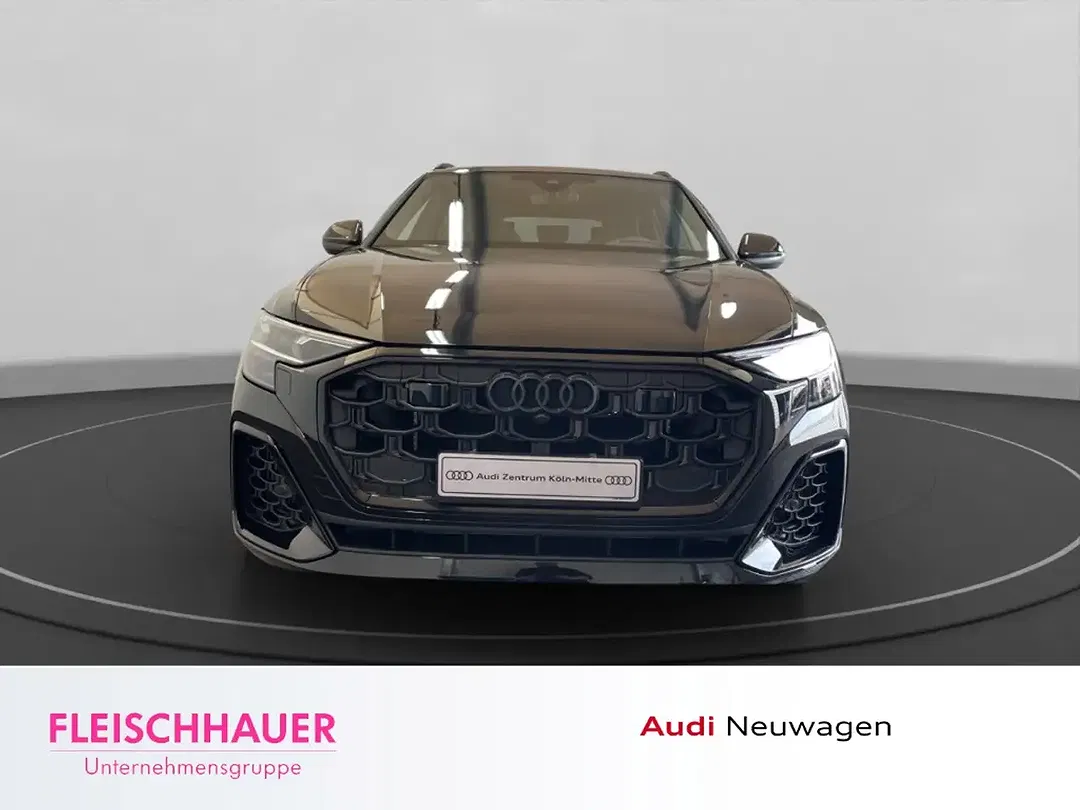 Audi Q8 - Thumbnail 2