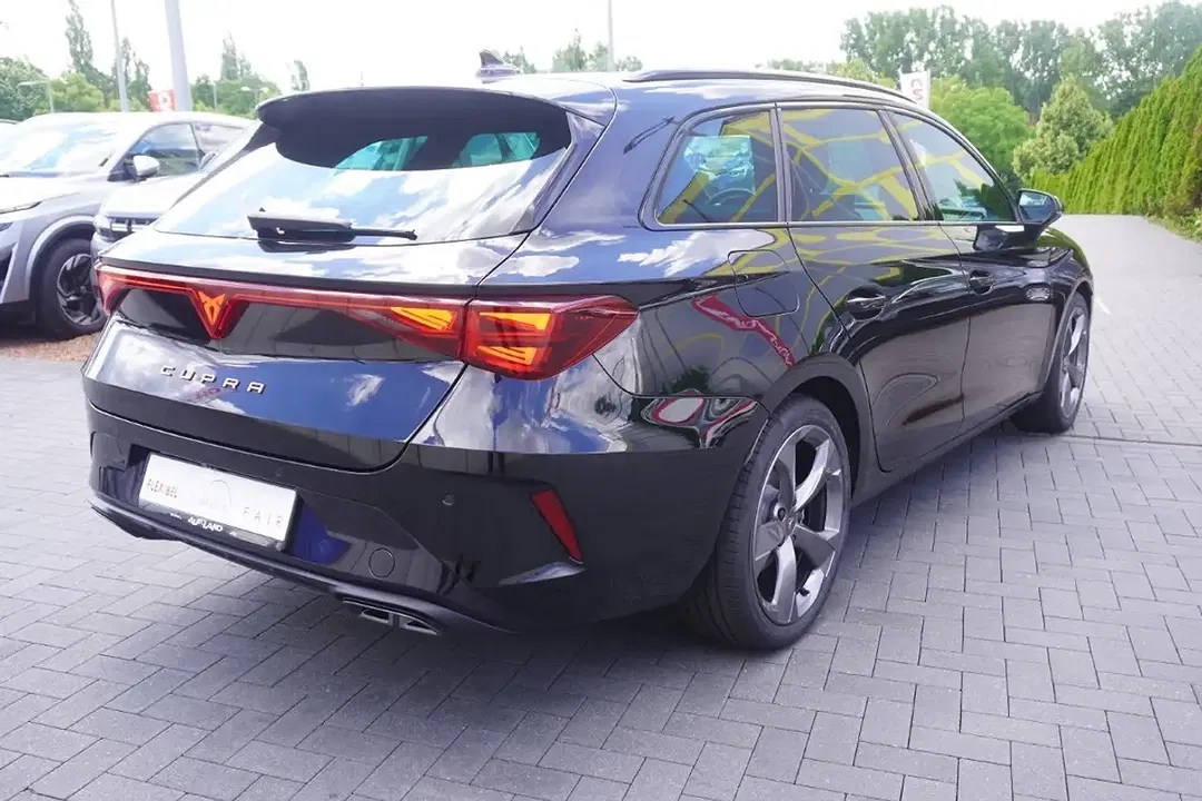 CUPRA Leon - Thumbnail 4