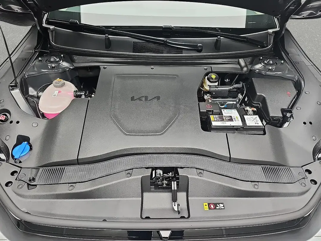 Kia EV4 - Thumbnail 15