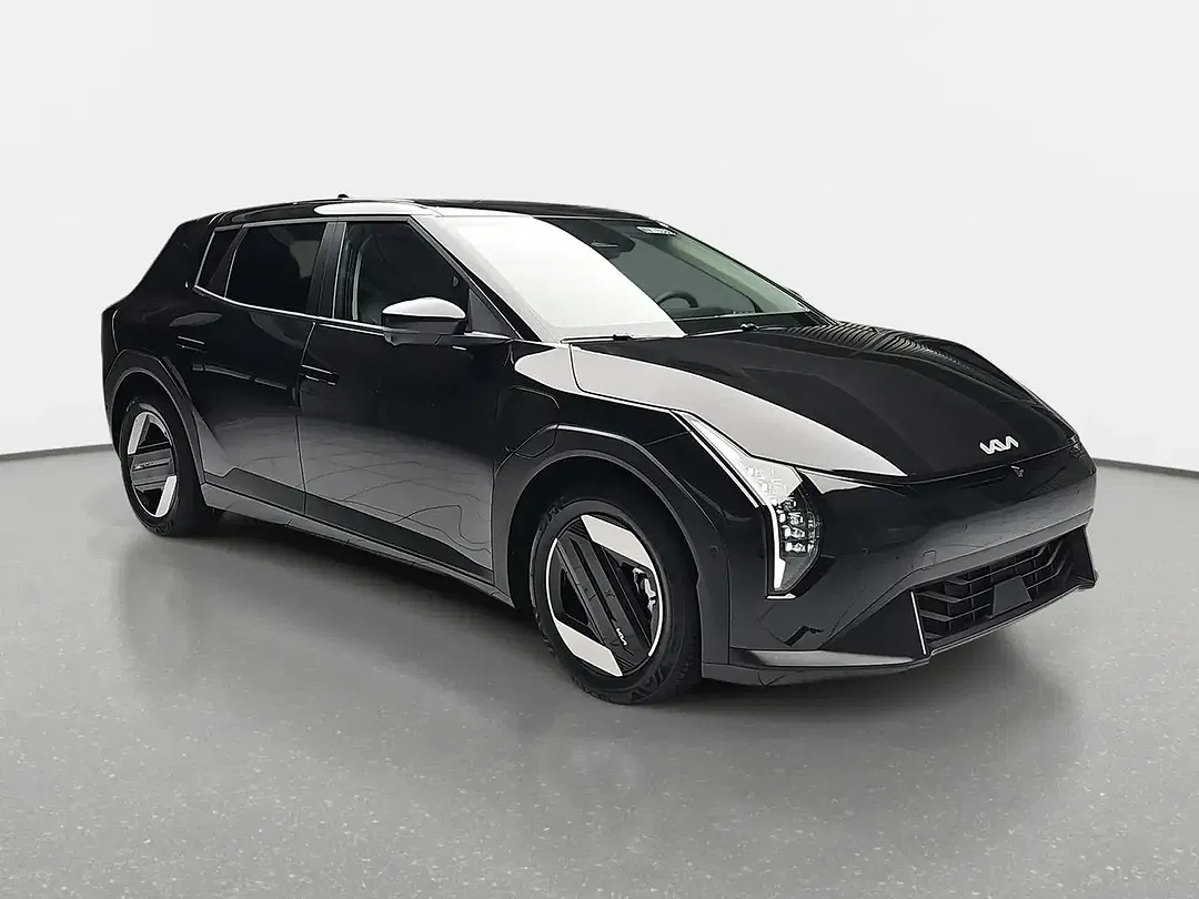 Kia EV4 - Thumbnail 2