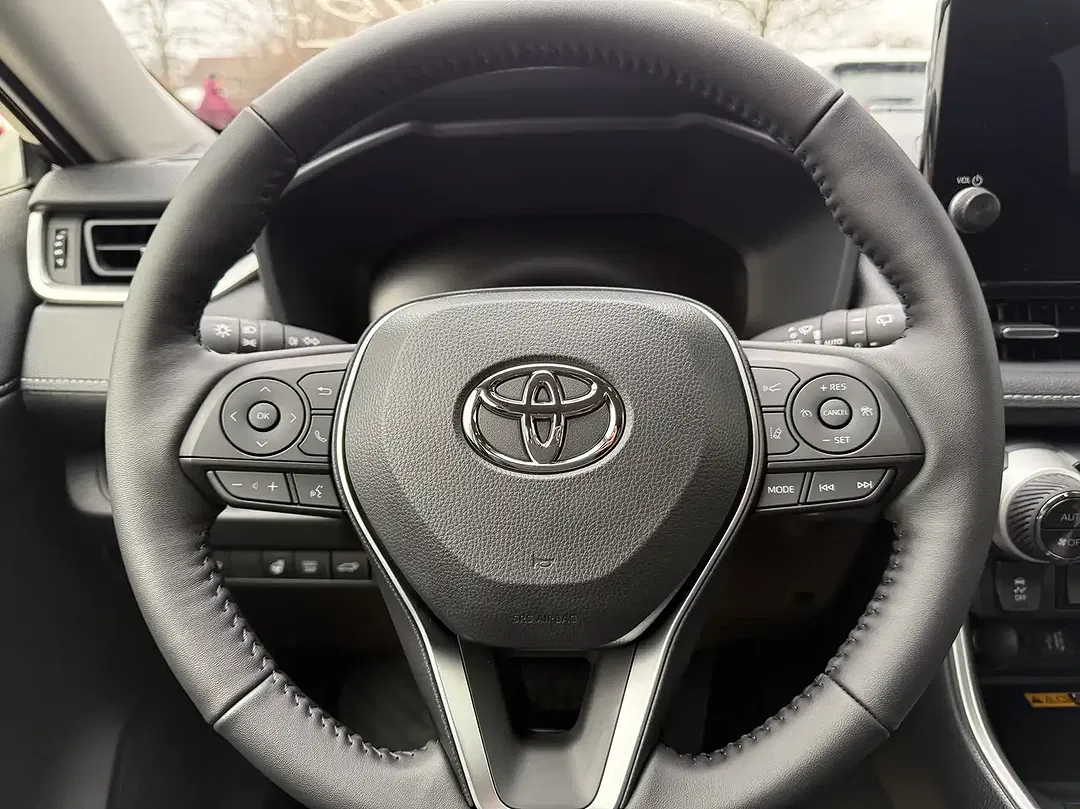 Toyota RAV 4 - Thumbnail 15