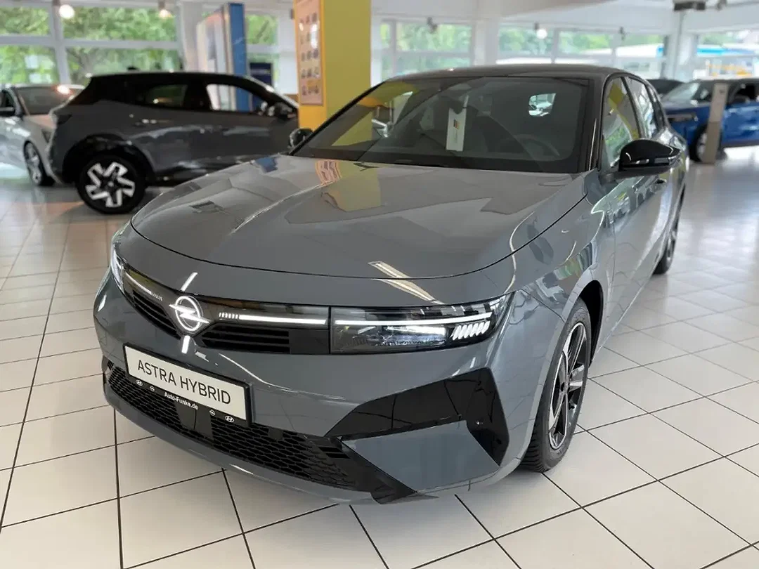 Opel Astra - Afbeelding 1