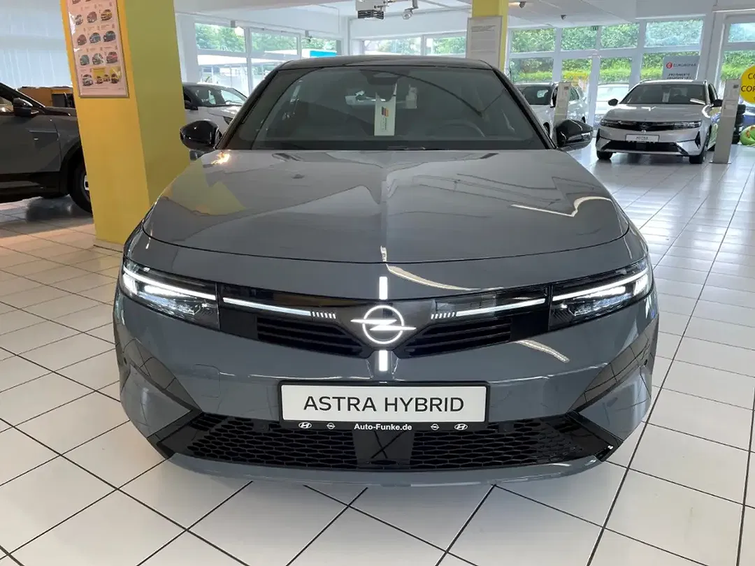Opel Astra - Thumbnail 2