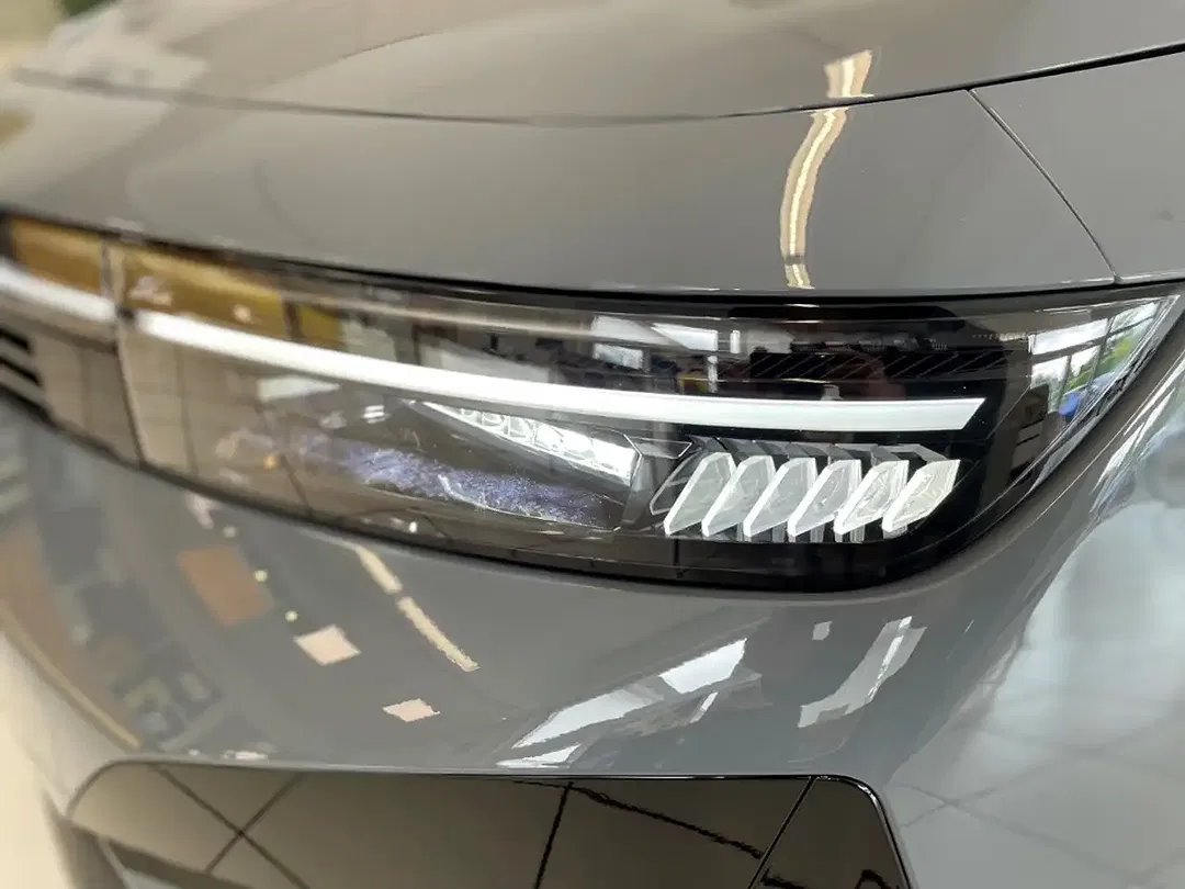 Opel Astra - Thumbnail 9