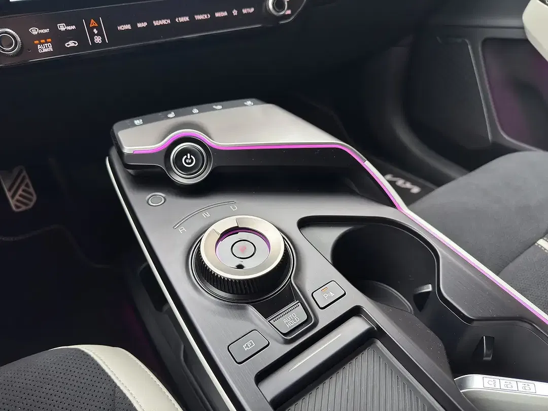 Kia EV6 - Thumbnail 14