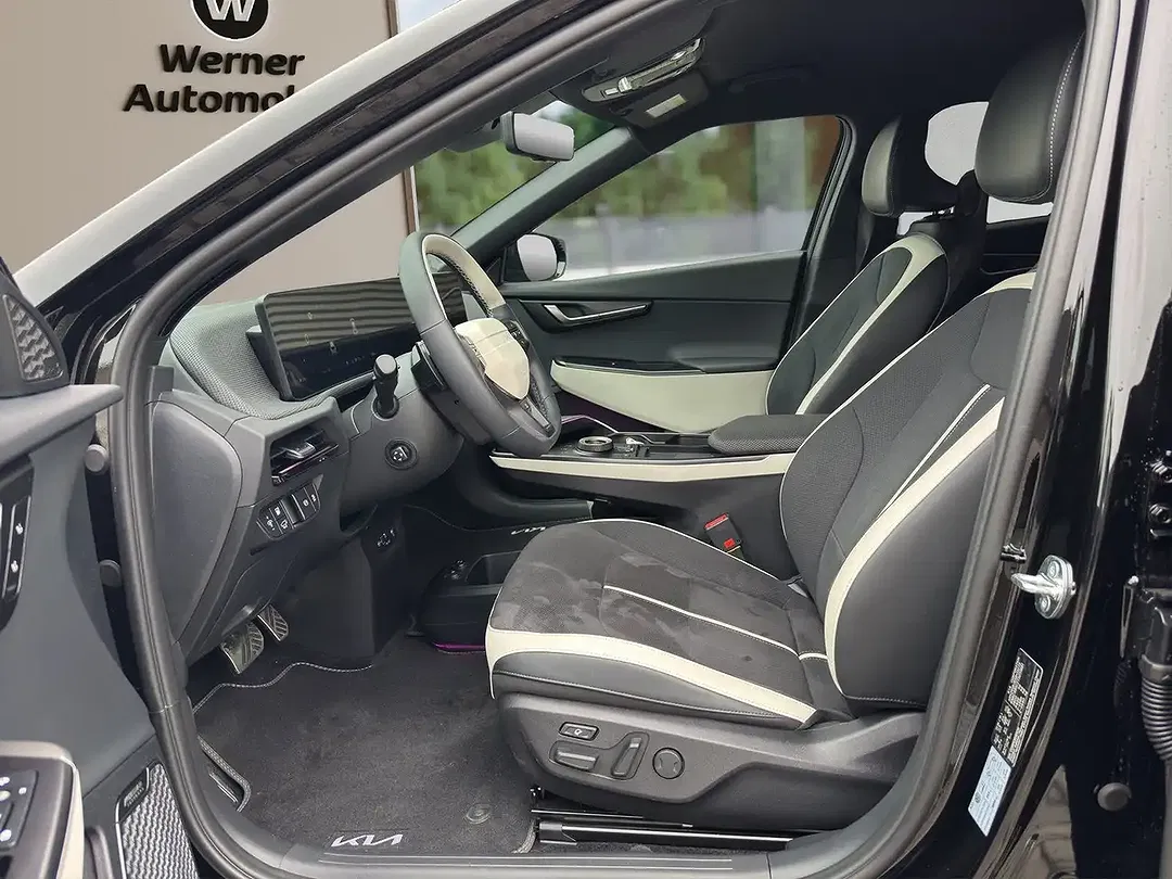 Kia EV6 - Thumbnail 9