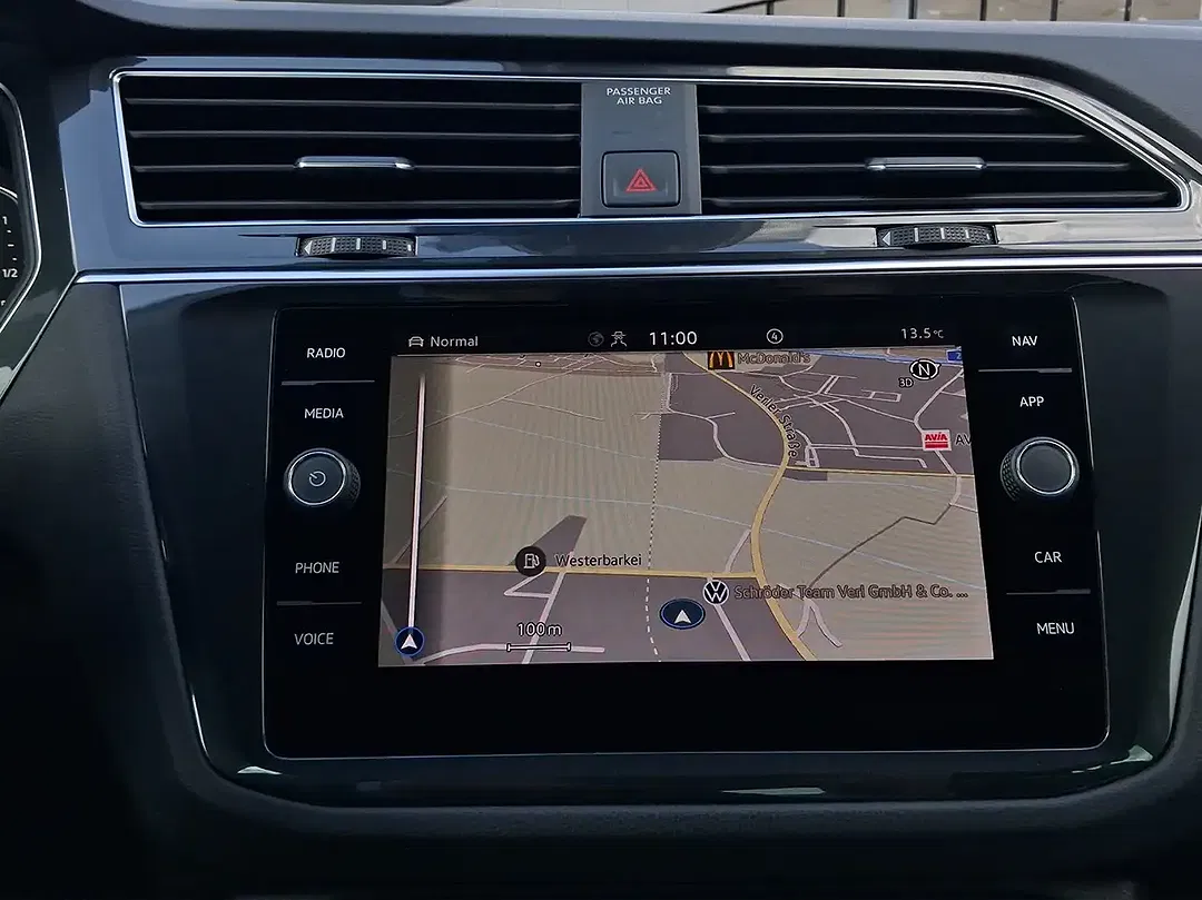 Volkswagen Tiguan - Thumbnail 11