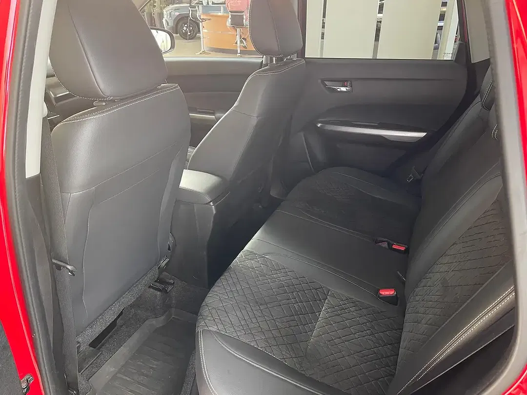Suzuki Vitara - Thumbnail 13