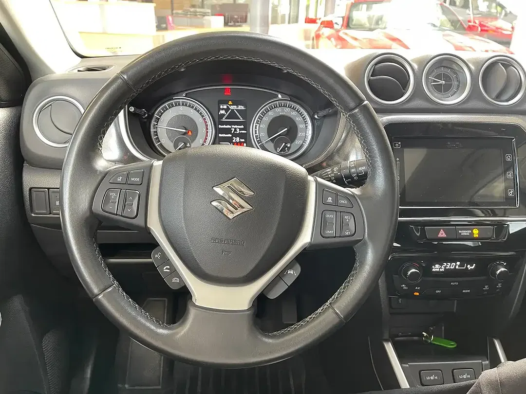 Suzuki Vitara - Thumbnail 9