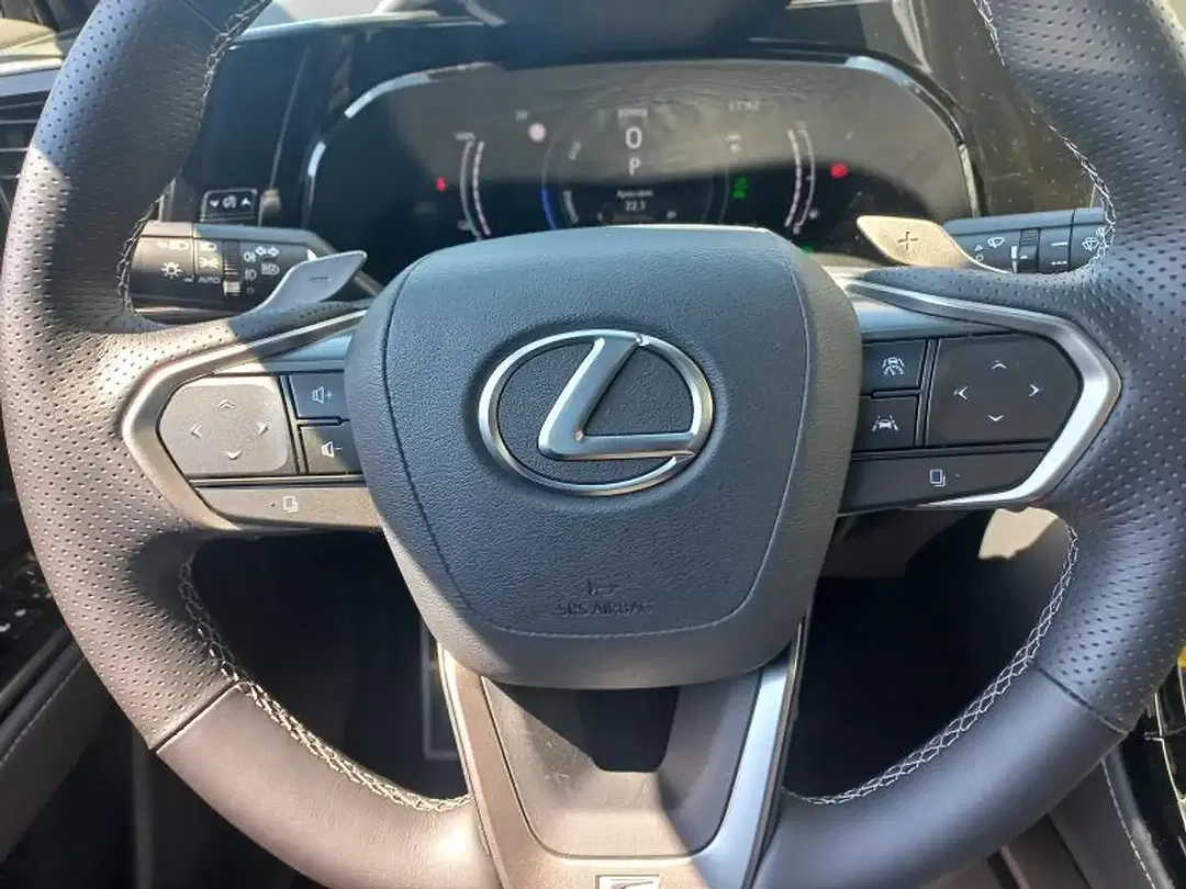 Lexus NX 450h+ - Thumbnail 6