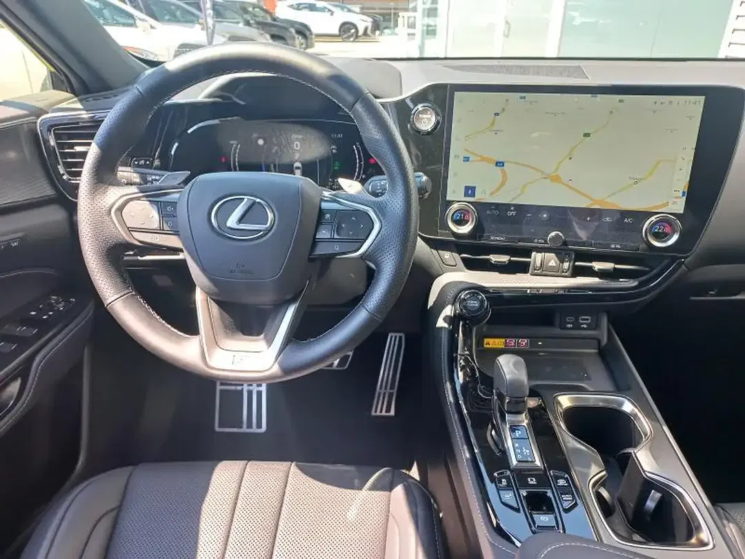 Lexus NX 450h+ - Thumbnail 5