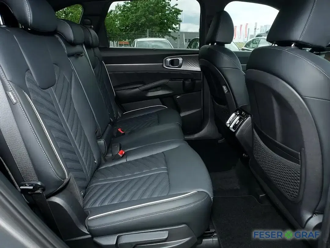 Kia Sorento - Thumbnail 5