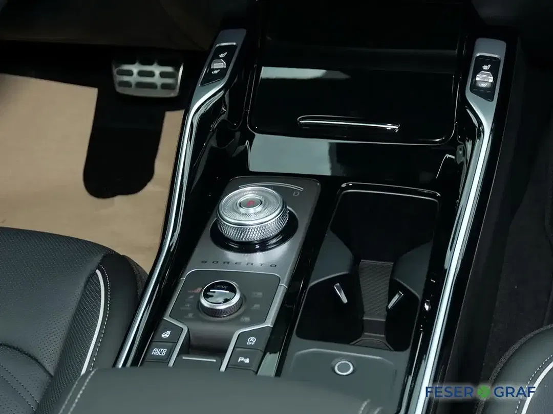 Kia Sorento - Thumbnail 8