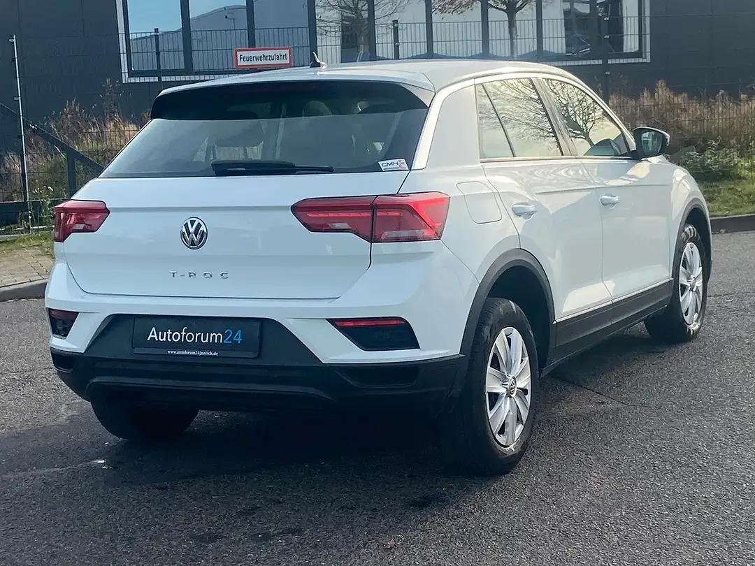 Volkswagen T-Roc - Thumbnail 5