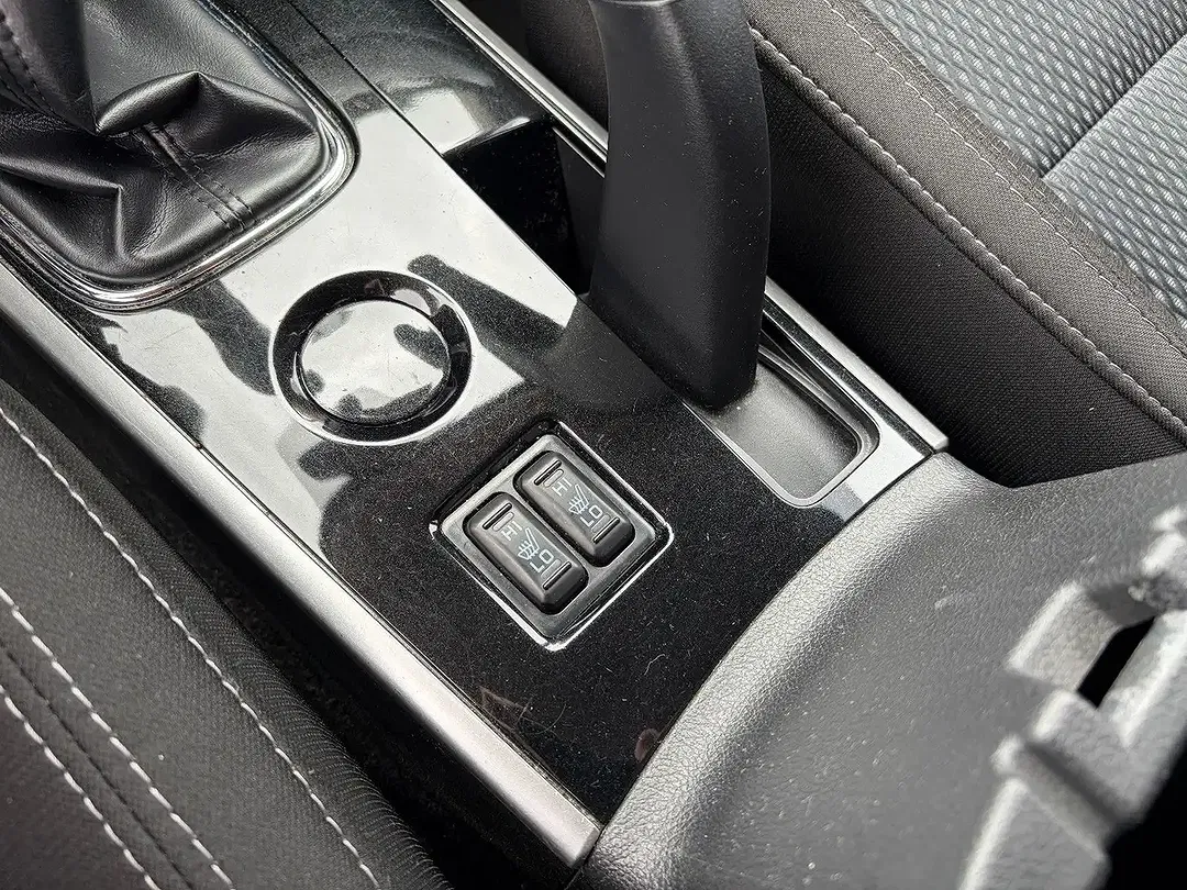 Mitsubishi Outlander - Thumbnail 14
