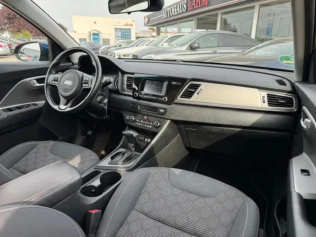 Kia Niro - Thumbnail 12