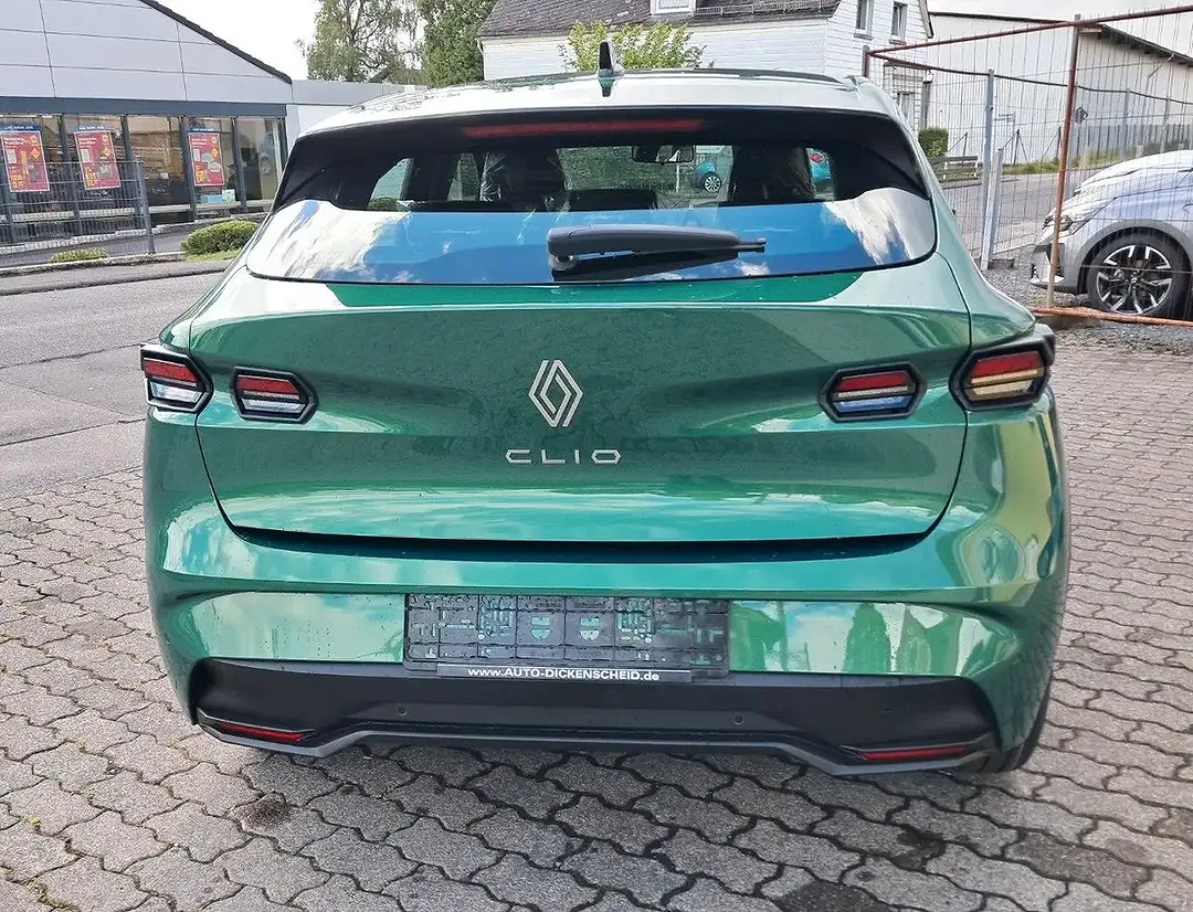 Renault Clio - Thumbnail 3