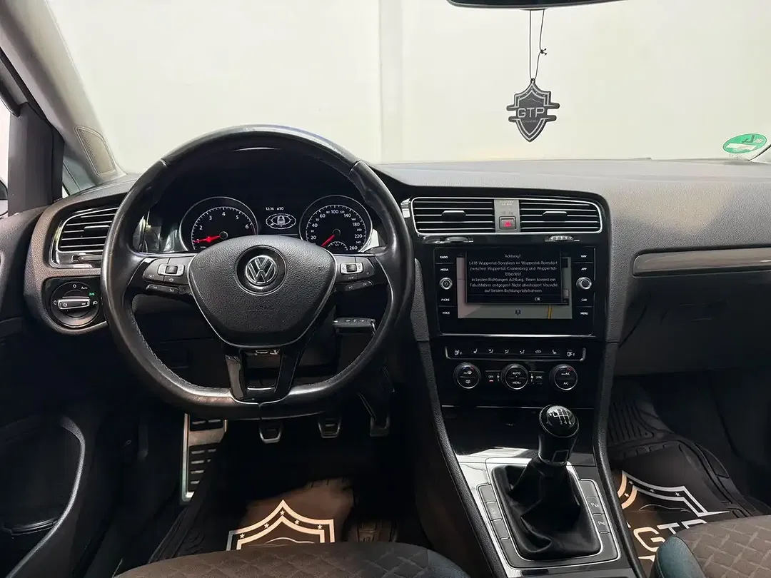 Volkswagen Golf - Thumbnail 13