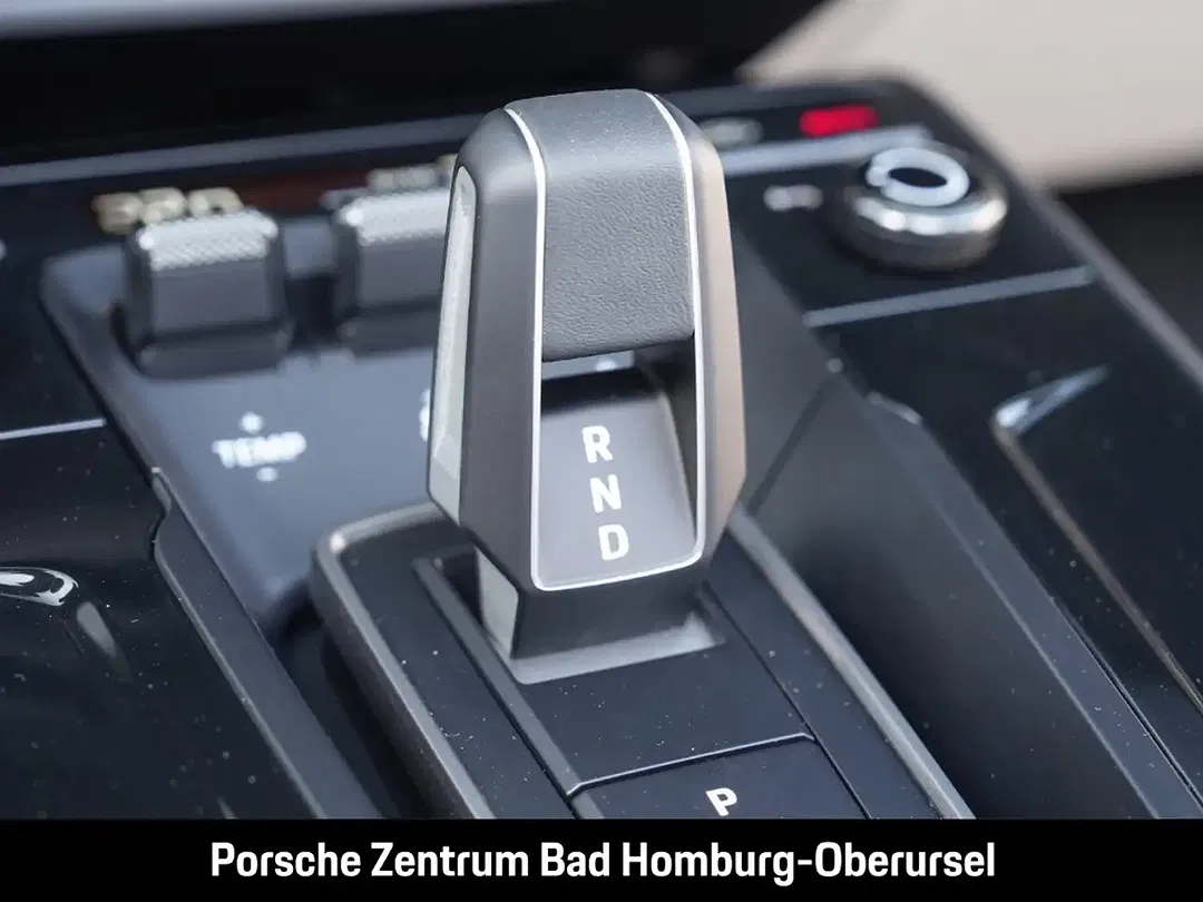 Porsche 992 - Thumbnail 17