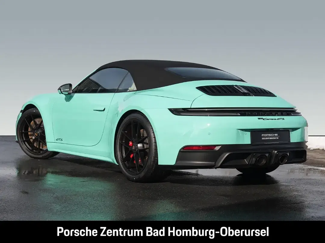 Porsche 992 - Thumbnail 2