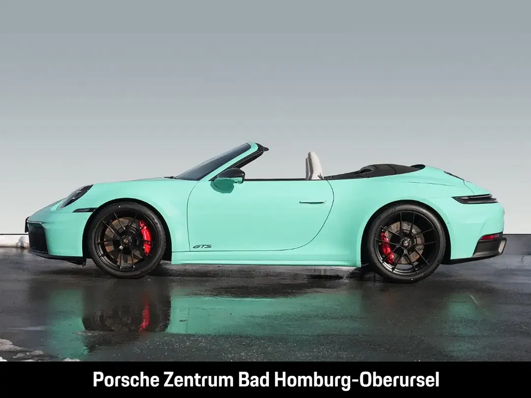 Porsche 992 - Thumbnail 3