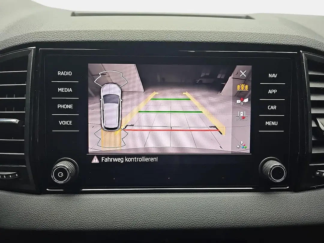 Skoda Karoq - Thumbnail 10