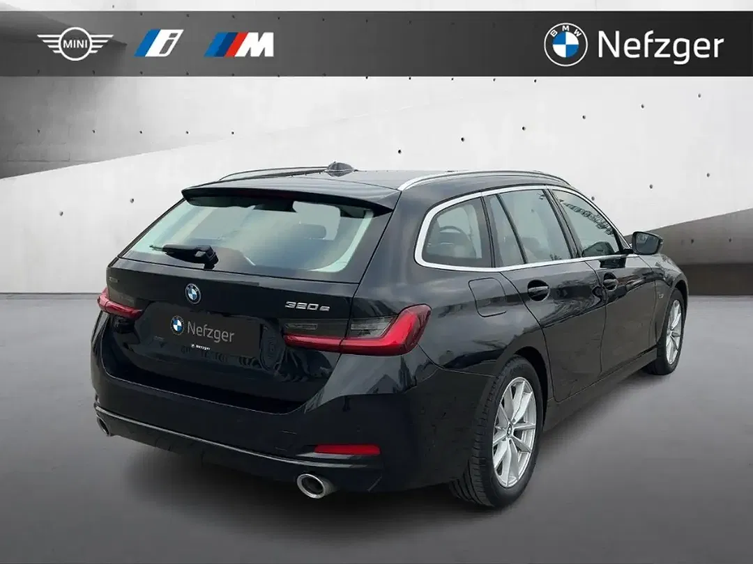 BMW 320 - Thumbnail 5