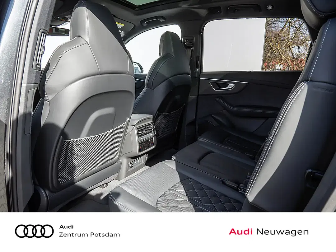 Audi Q7 - Thumbnail 4