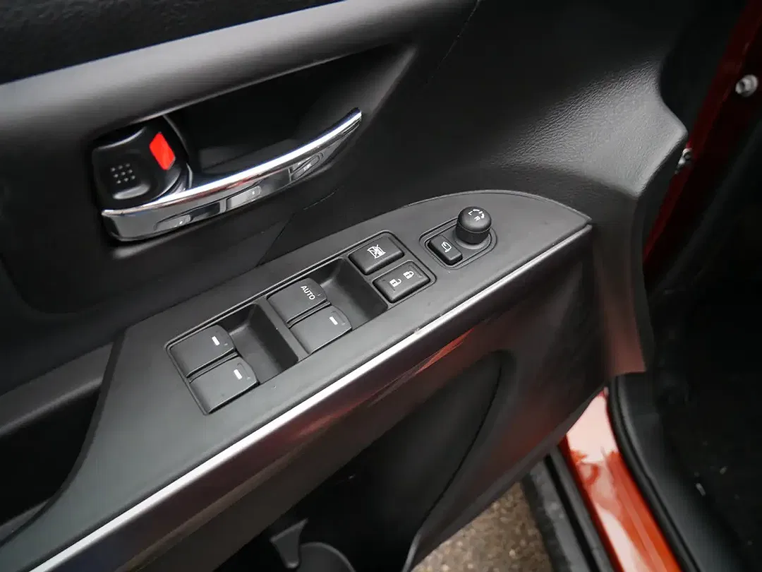 Suzuki S-Cross - Thumbnail 6
