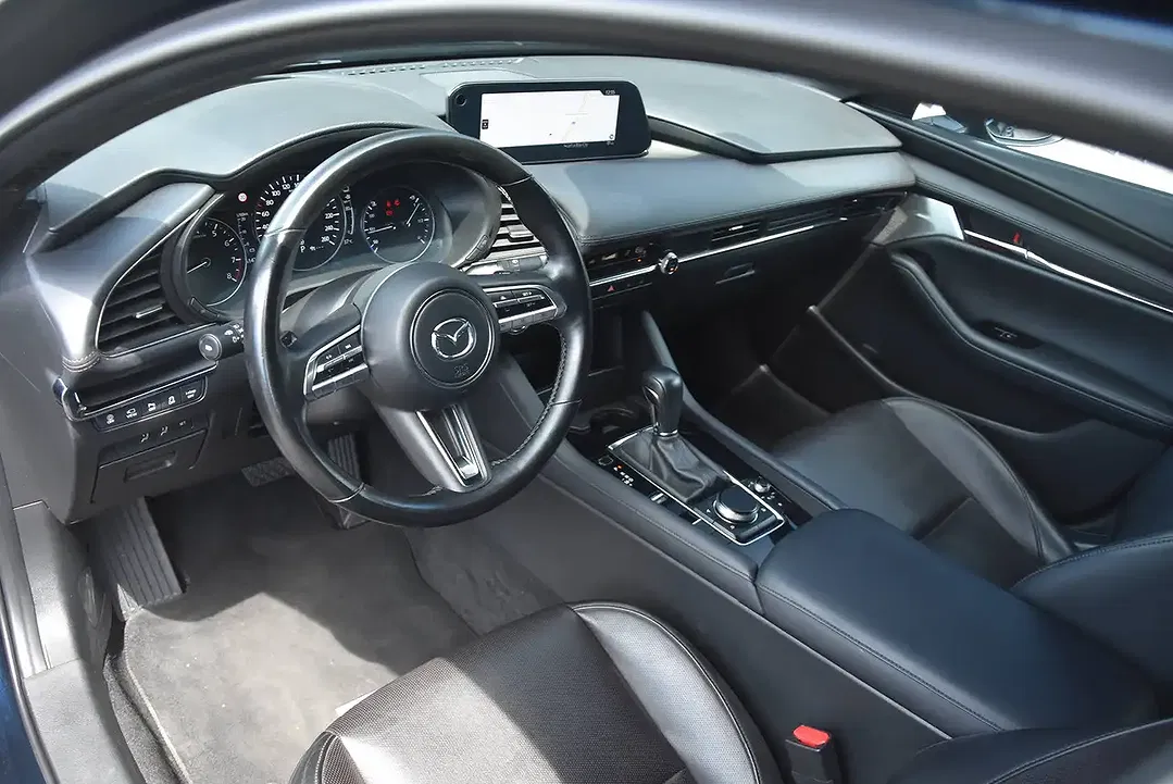 Mazda 3 - Thumbnail 5