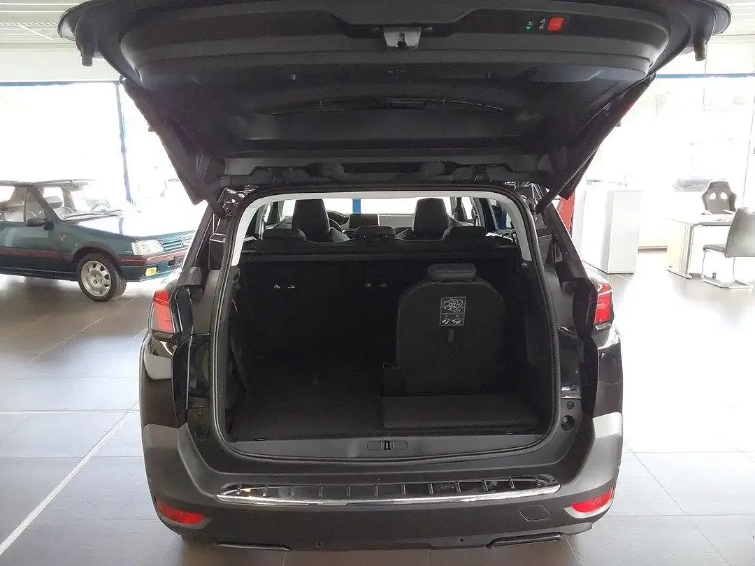 Peugeot 5008 - Thumbnail 6