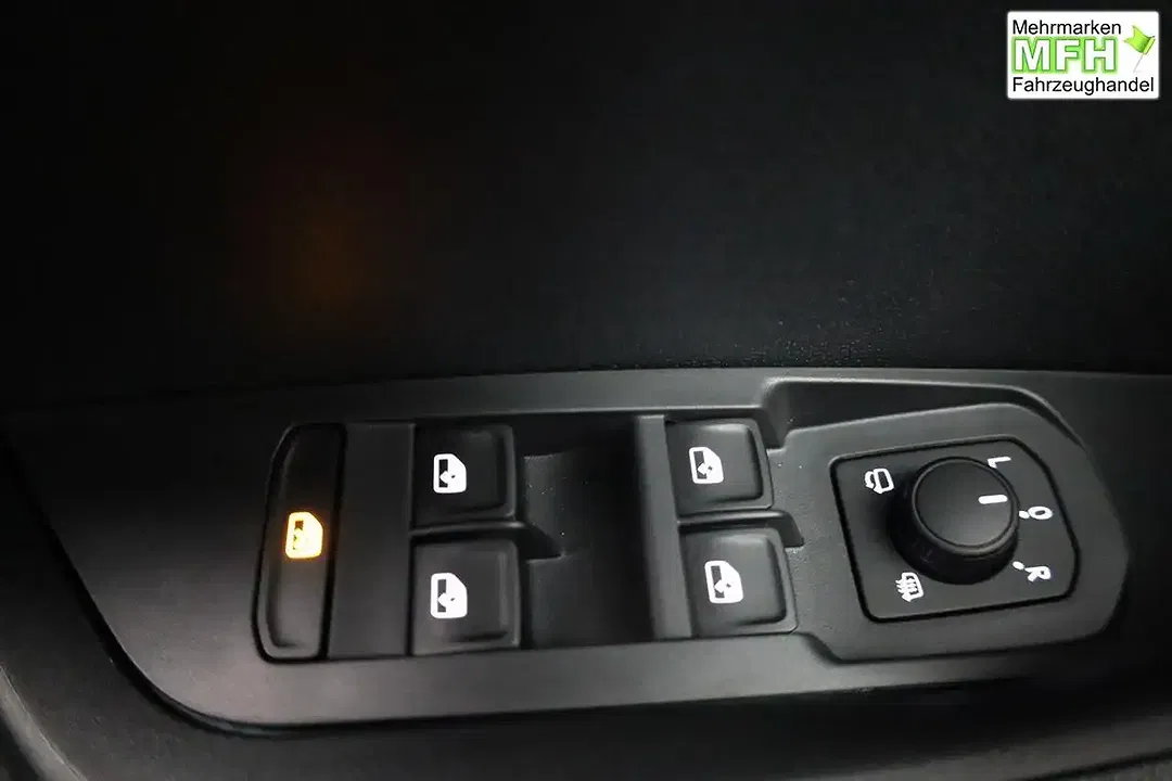 Skoda Karoq - Thumbnail 7
