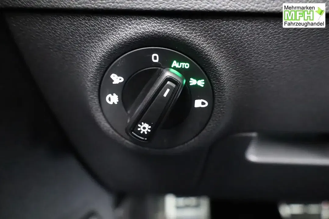 Skoda Karoq - Thumbnail 8