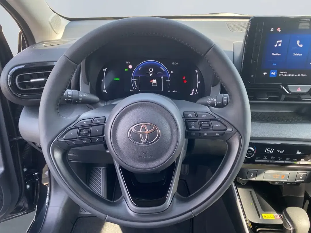 Toyota Yaris - Thumbnail 10