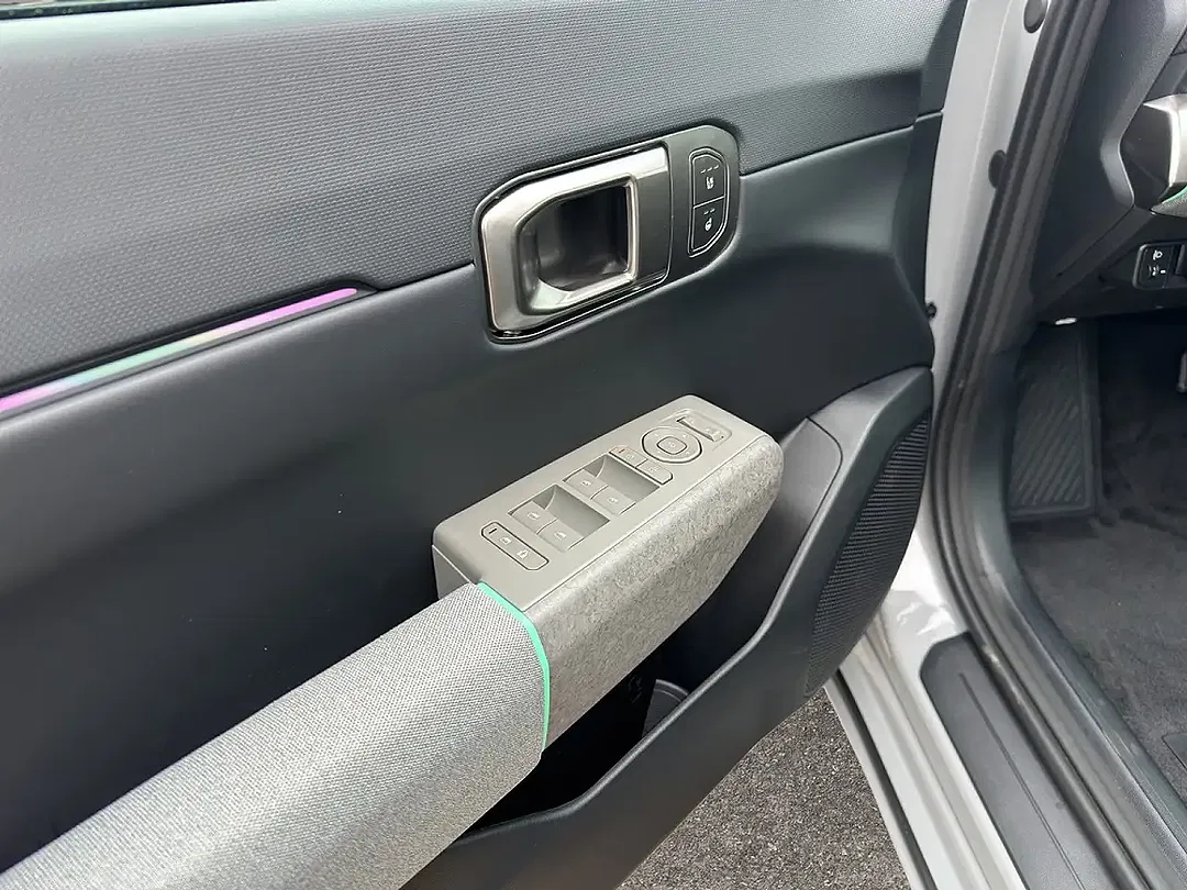 Kia EV4 - Thumbnail 10