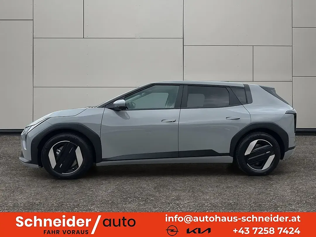 Kia EV4 - Thumbnail 4