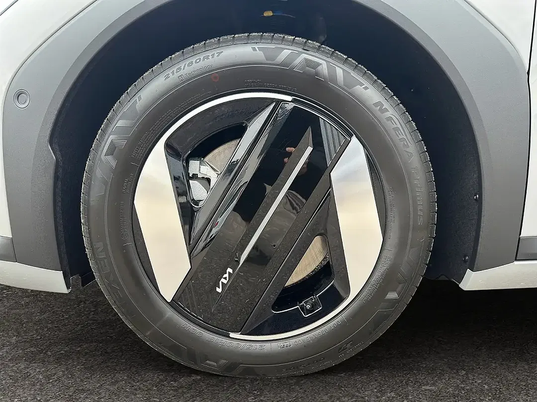 Kia EV4 - Thumbnail 7