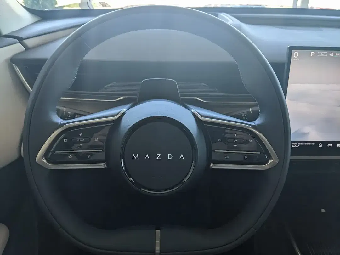 Mazda CX-6e - Thumbnail 10
