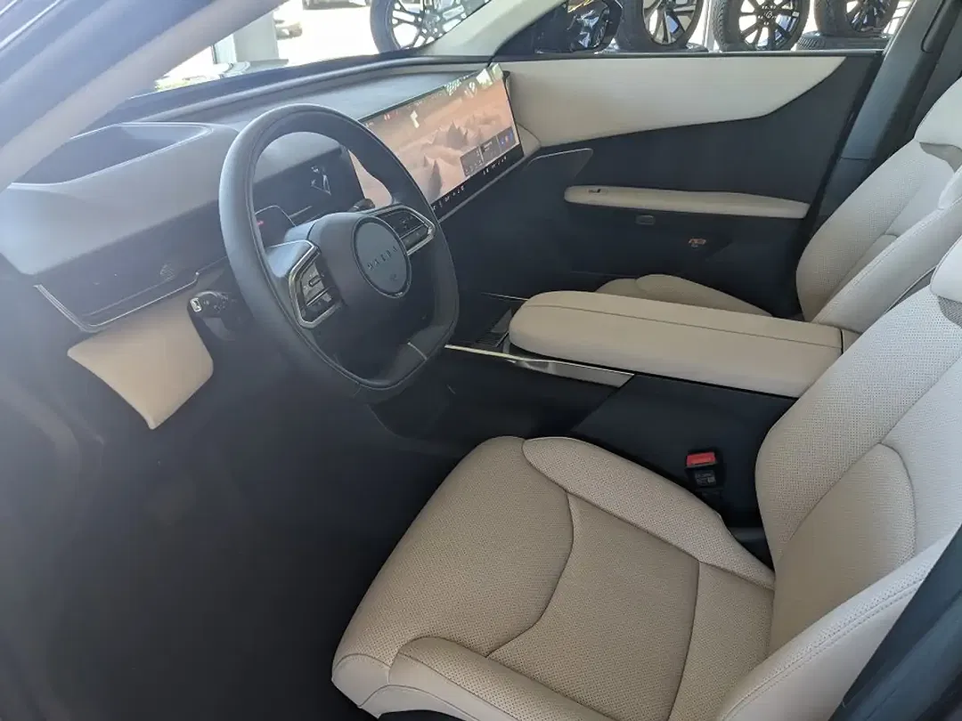Mazda CX-6e - Thumbnail 8
