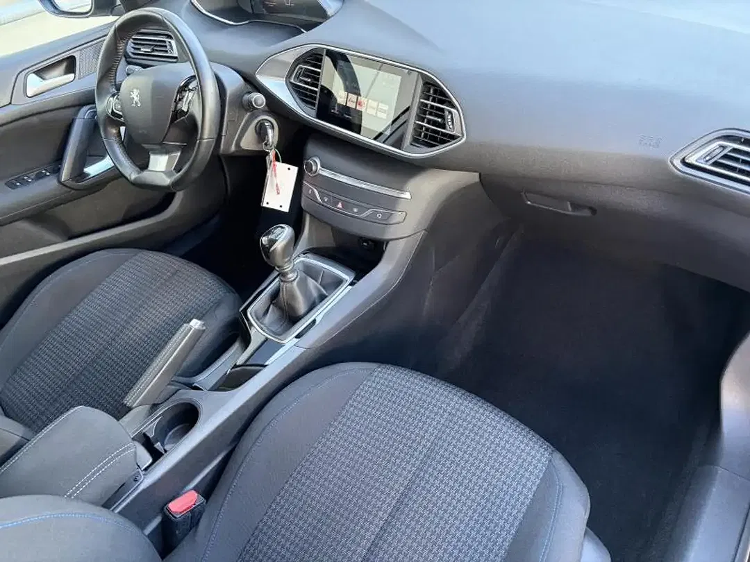 Peugeot 308 - Thumbnail 9