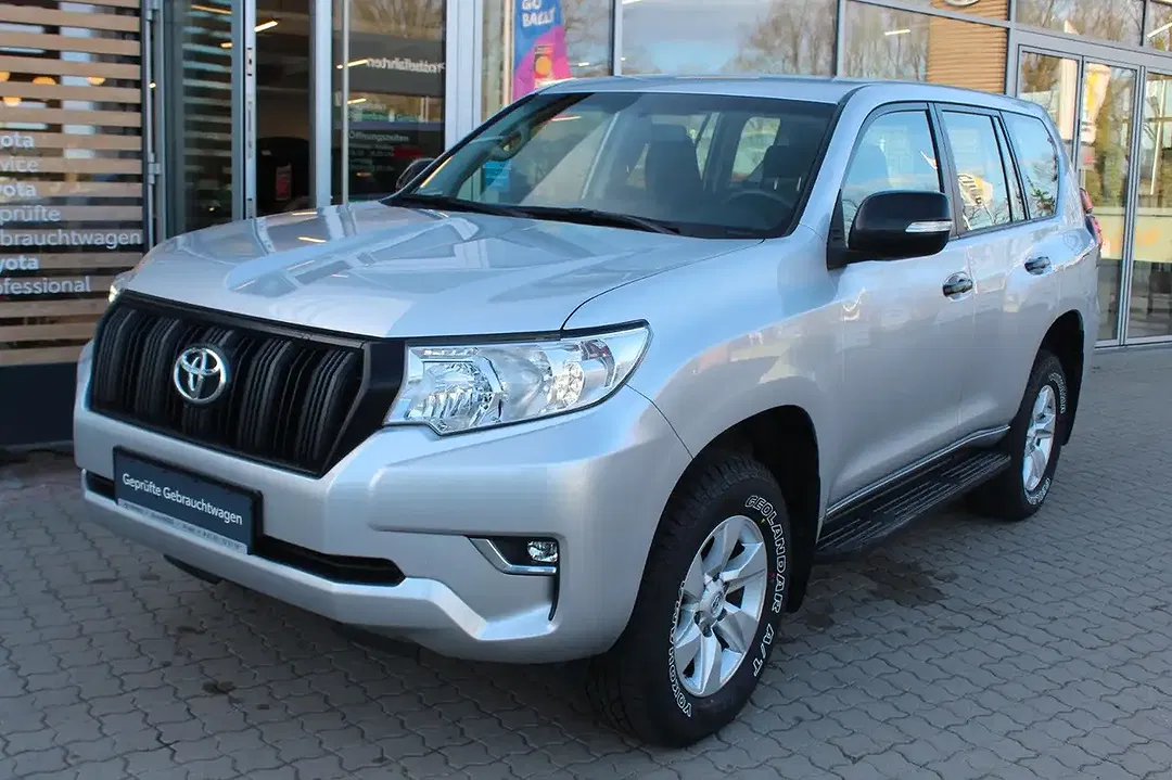 Toyota Land Cruiser - Thumbnail 2