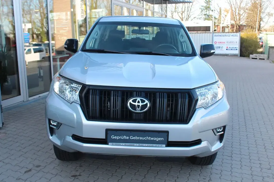 Toyota Land Cruiser - Thumbnail 5