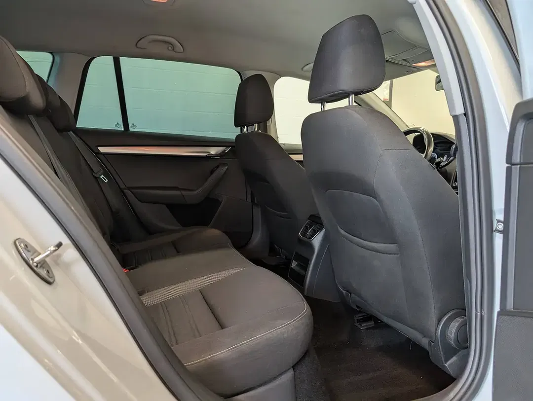 Skoda Octavia - Thumbnail 5